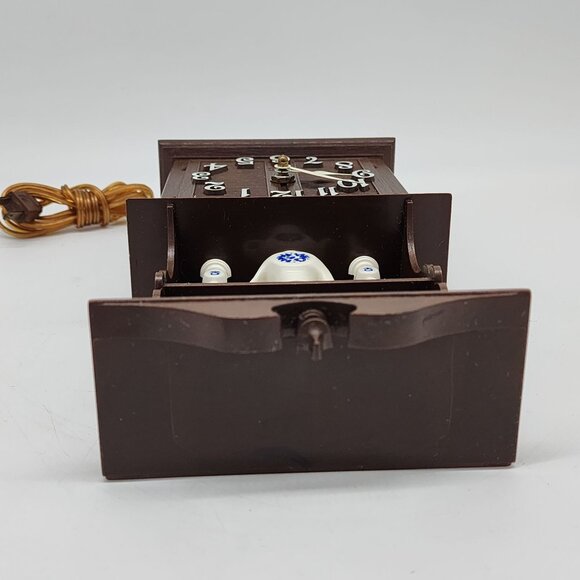 Vintage Cabinet Hutch Wall Kitchen Clock Brown Electric by Spartus 11" - Picture 8 of 11